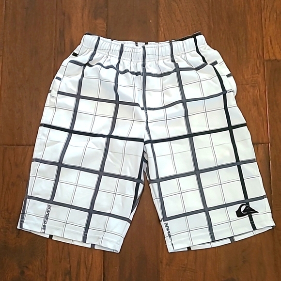 💰 Quiksilver boys athletic shorts size Large (16-18) - Picture 1 of 10